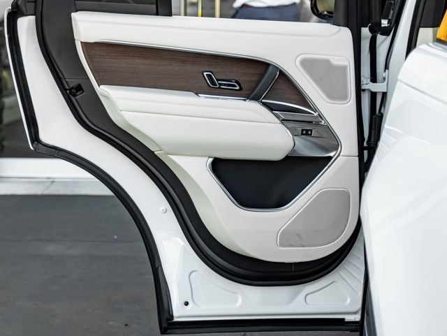 2027 Land Rover Range Rover SE