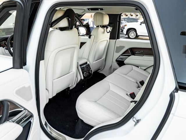 2027 Land Rover Range Rover SE