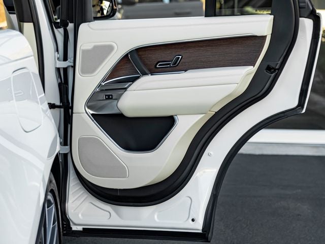 2027 Land Rover Range Rover SE