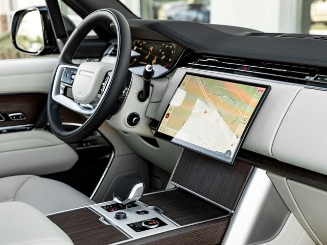2027 Land Rover Range Rover SE