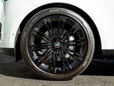 2025 Land Rover Range Rover SE