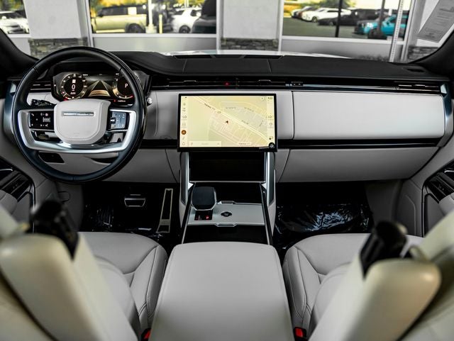 2025 Land Rover Range Rover SE