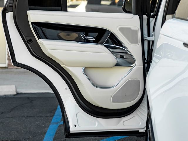 2025 Land Rover Range Rover SE