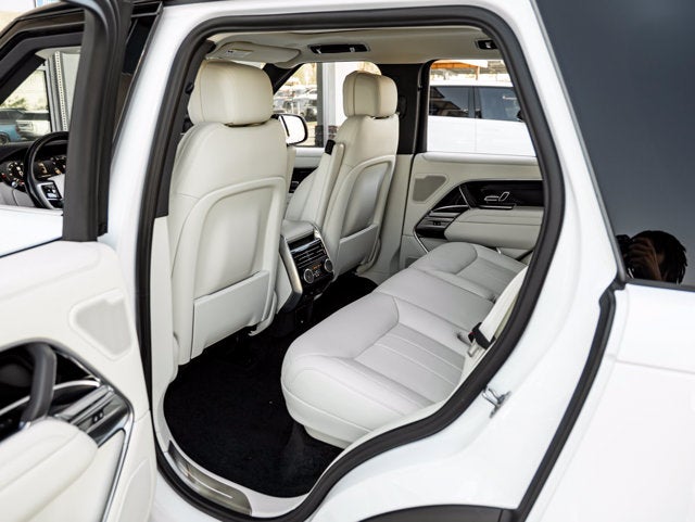 2025 Land Rover Range Rover SE