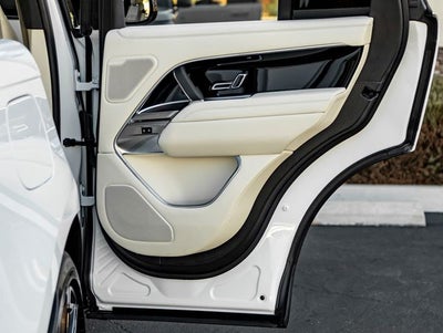 2025 Land Rover Range Rover SE