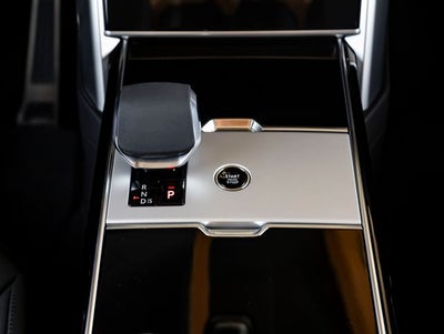 2026 Land Rover Range Rover SE SWB P400