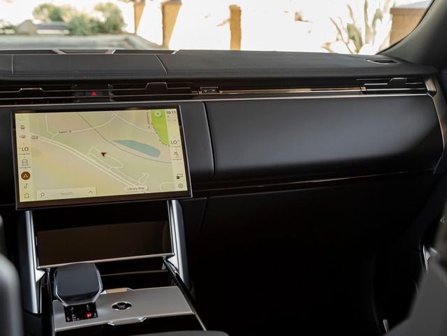 2026 Land Rover Range Rover SE SWB P400