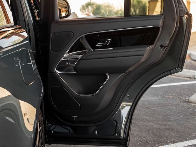 2026 Land Rover Range Rover SE SWB P400
