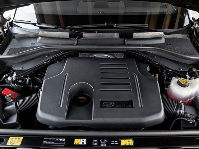 2026 Land Rover Range Rover SE SWB P400