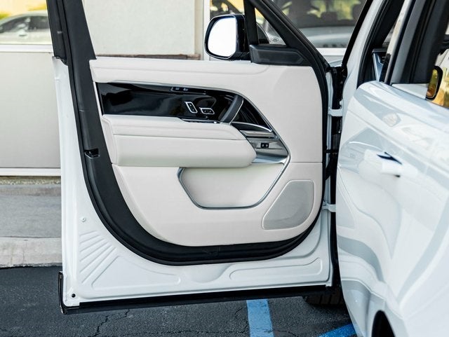 2026 Land Rover Range Rover SE