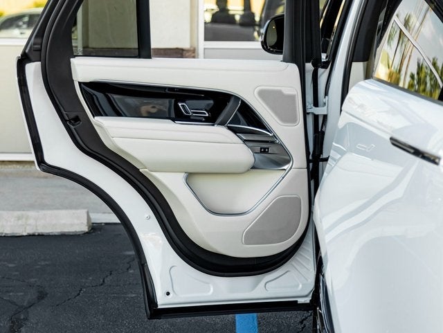 2026 Land Rover Range Rover SE