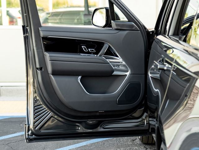 2026 Land Rover Range Rover SE