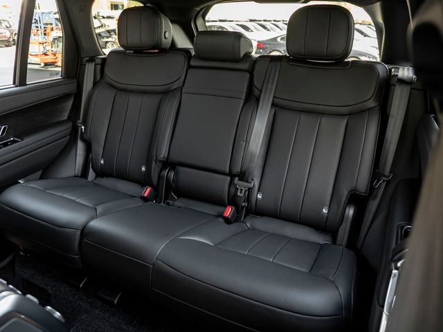 2026 Land Rover Range Rover SE