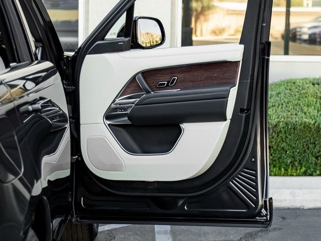 2023 Land Rover Range Rover SE