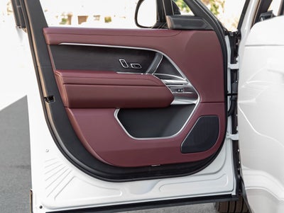 2025 Land Rover Range Rover SE