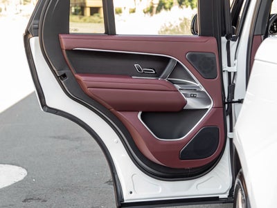 2025 Land Rover Range Rover SE