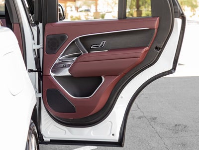 2025 Land Rover Range Rover SE