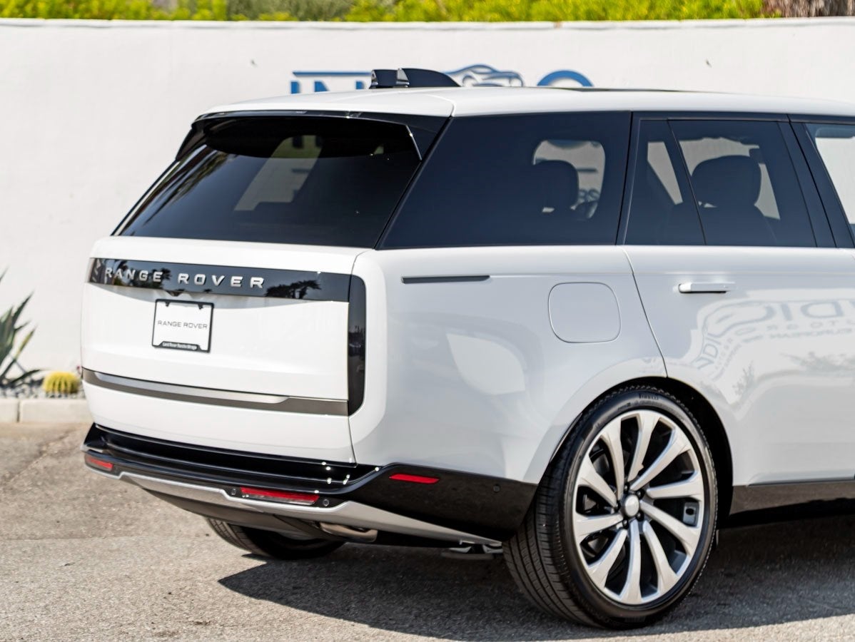 2025 Land Rover Range Rover SE