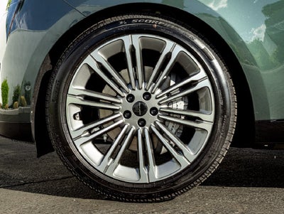 2026 Land Rover Range Rover SE