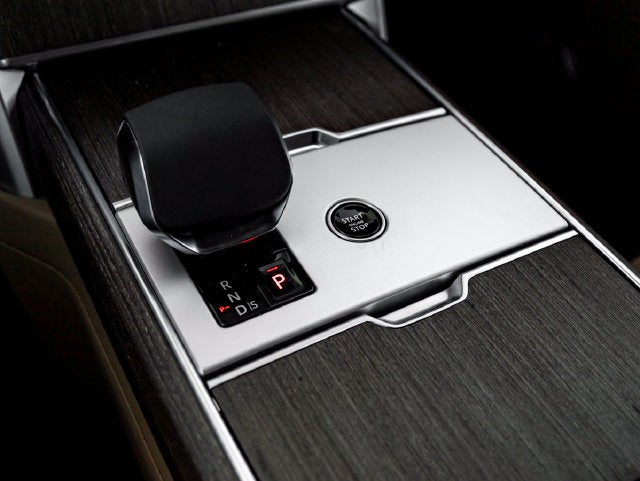 2026 Land Rover Range Rover SE