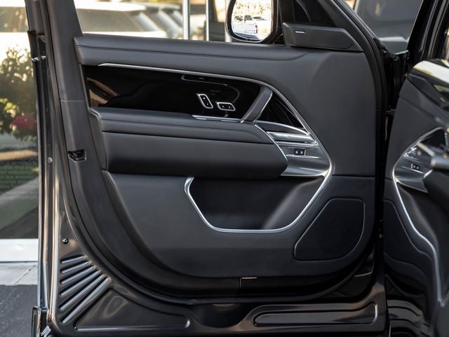 2023 Land Rover Range Rover SE LWB