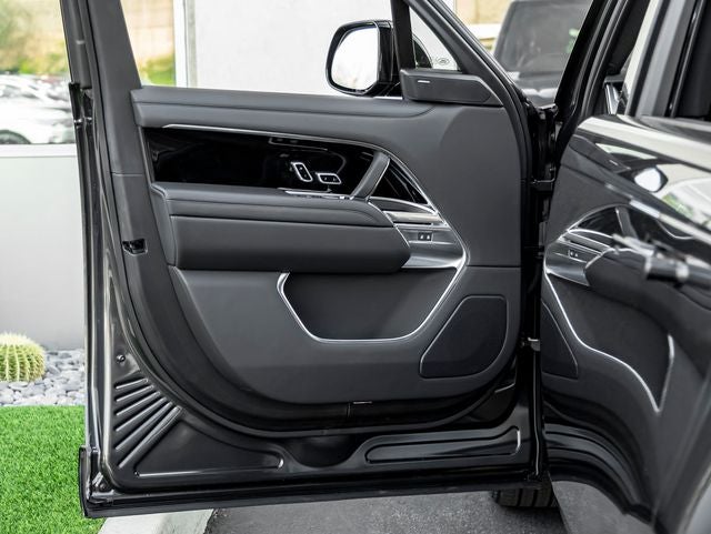 2026 Land Rover Range Rover SE LWB