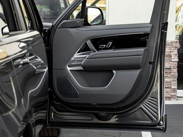 2026 Land Rover Range Rover SE LWB