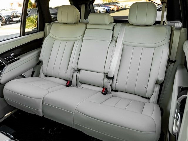 2026 Land Rover Range Rover SE LWB