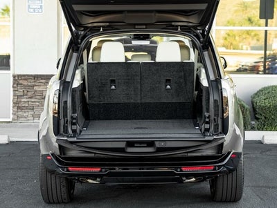 2026 Land Rover Range Rover SE LWB