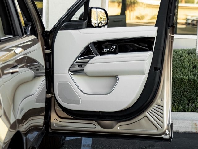 2026 Land Rover Range Rover SE LWB