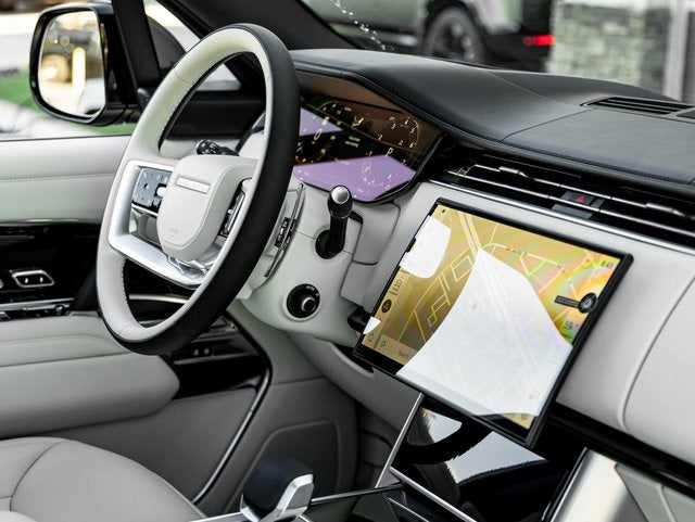 2026 Land Rover Range Rover SE LWB