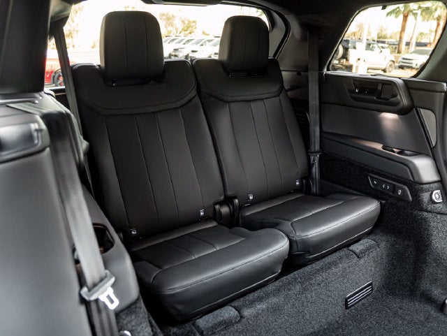 2027 Land Rover Range Rover SE LWB