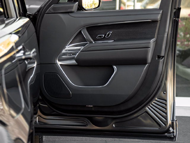 2027 Land Rover Range Rover SE LWB