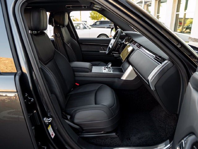 2027 Land Rover Range Rover SE LWB