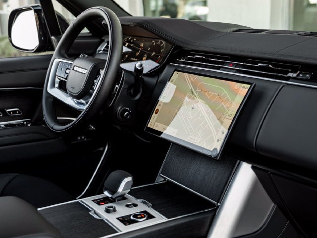 2027 Land Rover Range Rover SE LWB