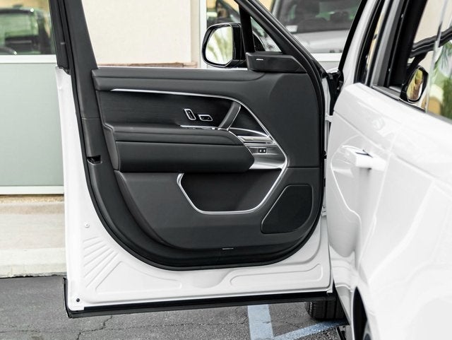 2026 Land Rover Range Rover SE LWB