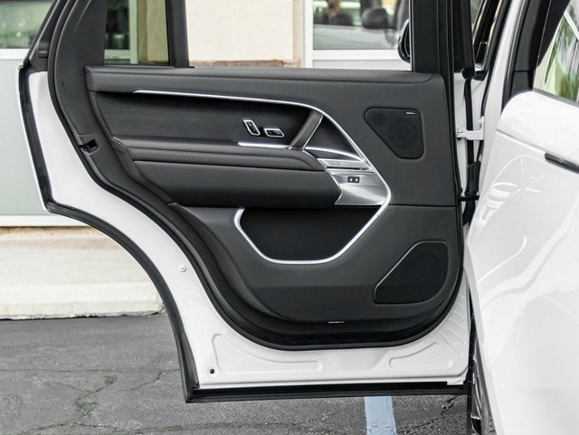 2026 Land Rover Range Rover SE LWB