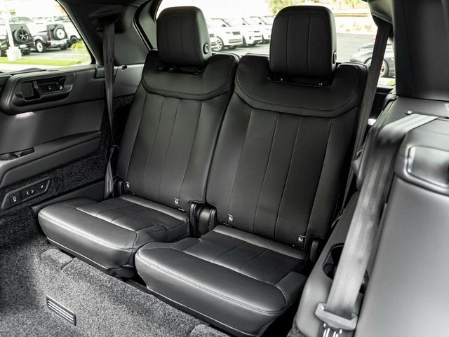 2026 Land Rover Range Rover SE LWB