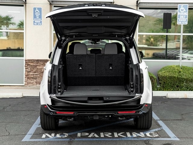 2026 Land Rover Range Rover SE LWB