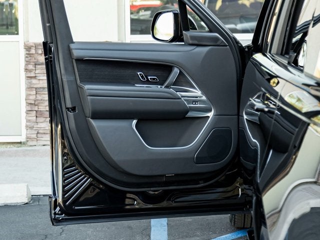 2026 Land Rover Range Rover SE LWB