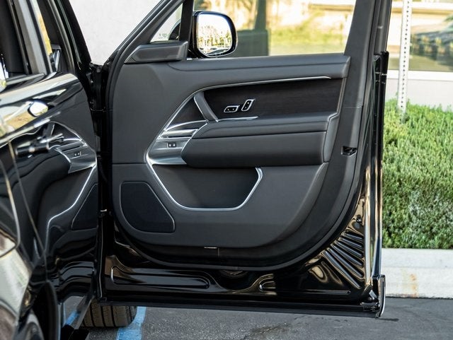 2026 Land Rover Range Rover SE LWB