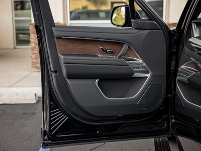 2025 Land Rover Range Rover SE LWB