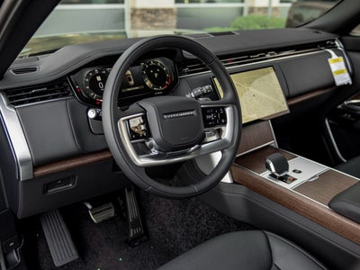 2025 Land Rover Range Rover SE LWB