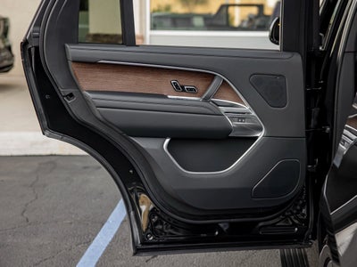 2025 Land Rover Range Rover SE LWB