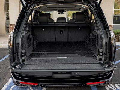 2025 Land Rover Range Rover SE LWB