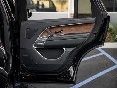 2025 Land Rover Range Rover SE LWB