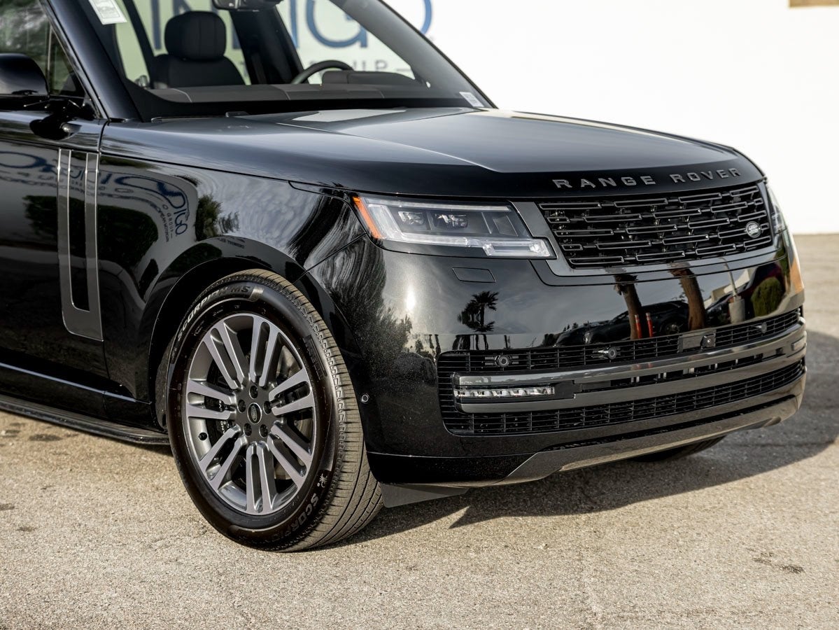 2025 Land Rover Range Rover SE LWB