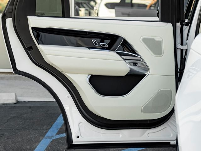 2026 Land Rover Range Rover SE LWB