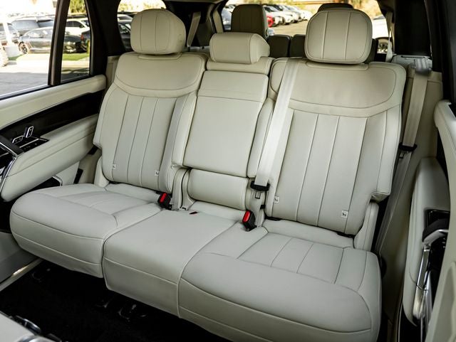 2026 Land Rover Range Rover SE LWB