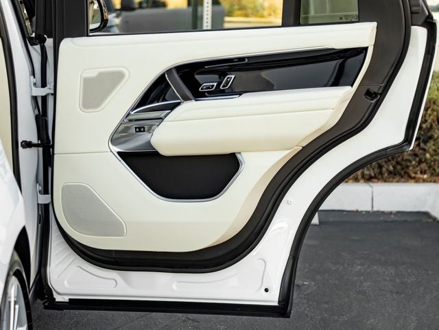 2026 Land Rover Range Rover SE LWB